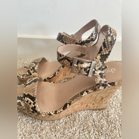 Charles David Lindy Snakeskin Single Vamp Band Ankle Strap Cork Wedge Sz 8.5 - Picture 8 of 9